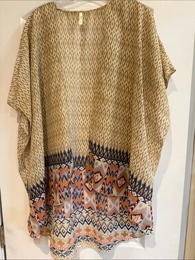 Neutral Beige Patterned Top - Size M